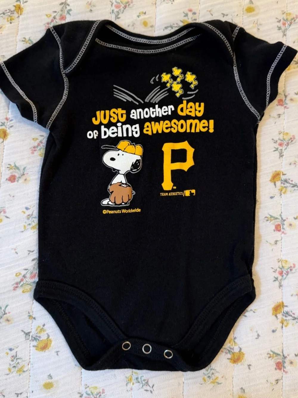 MLB Pittsburgh Pirates Snoopy Bodysuit 3-6 Months Baby Infant Peanuts Children's